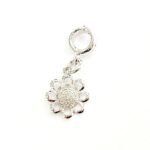 Berloque Flor Cravejada com Zircônias banhado a prata 950