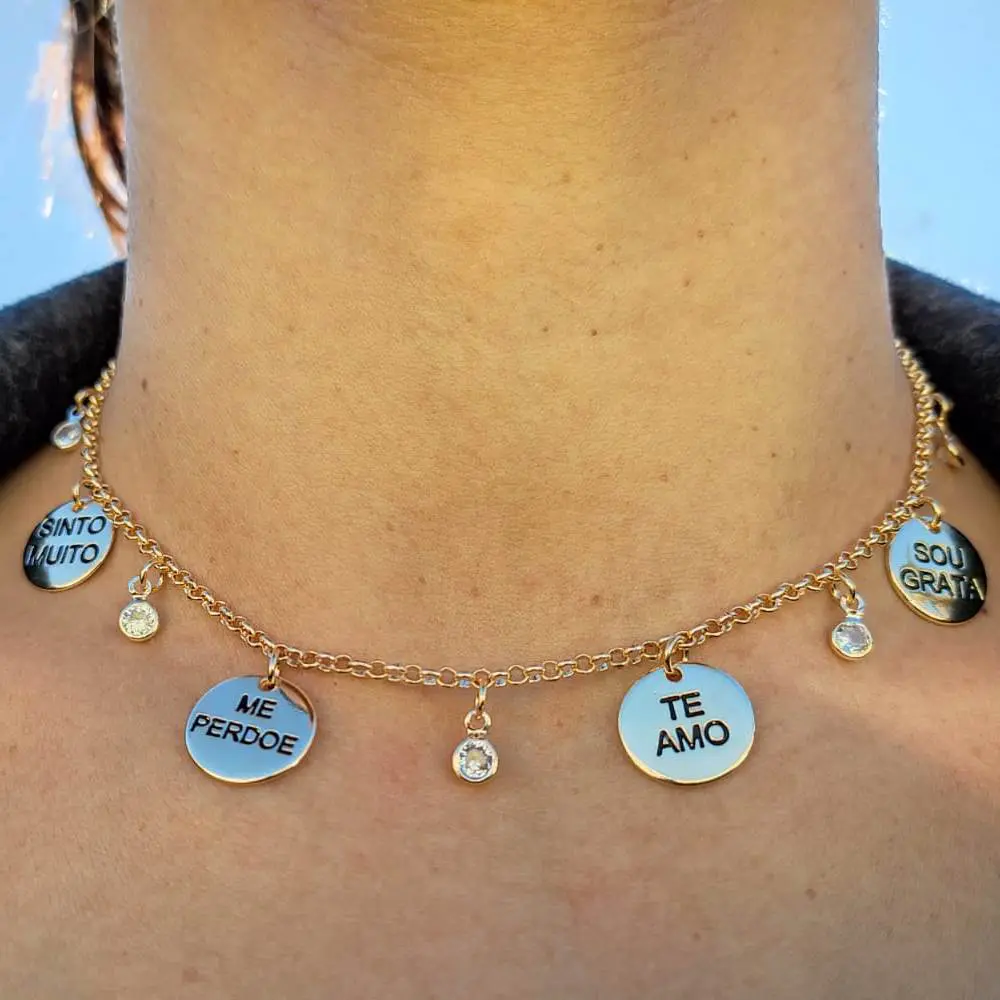 Colar Choker Ho'oponopono Medalhas com Zircônias banhado a ouro 18 k