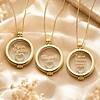 Colar Cápsula Personalizado com Nomes e Coração Banhado a Ouro 18k