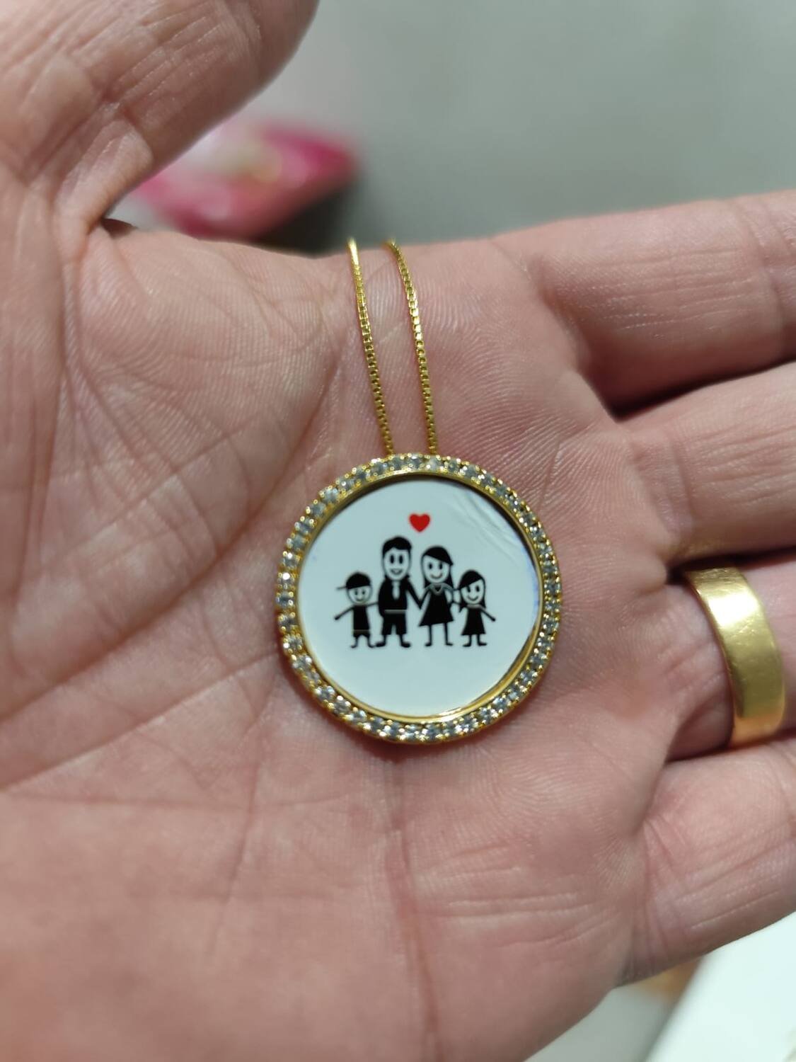 Colar Personalizado Mandala Família Feliz Escolha até 5 Cravejado com Zircônias banhado a ouro 18K
