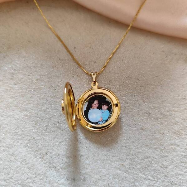 Colar Personalizado Relicário Foto banhado a ouro 18K