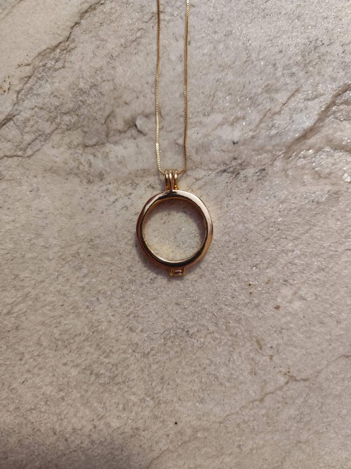 Colar Cápsula com Corrente banhado a ouro 18k