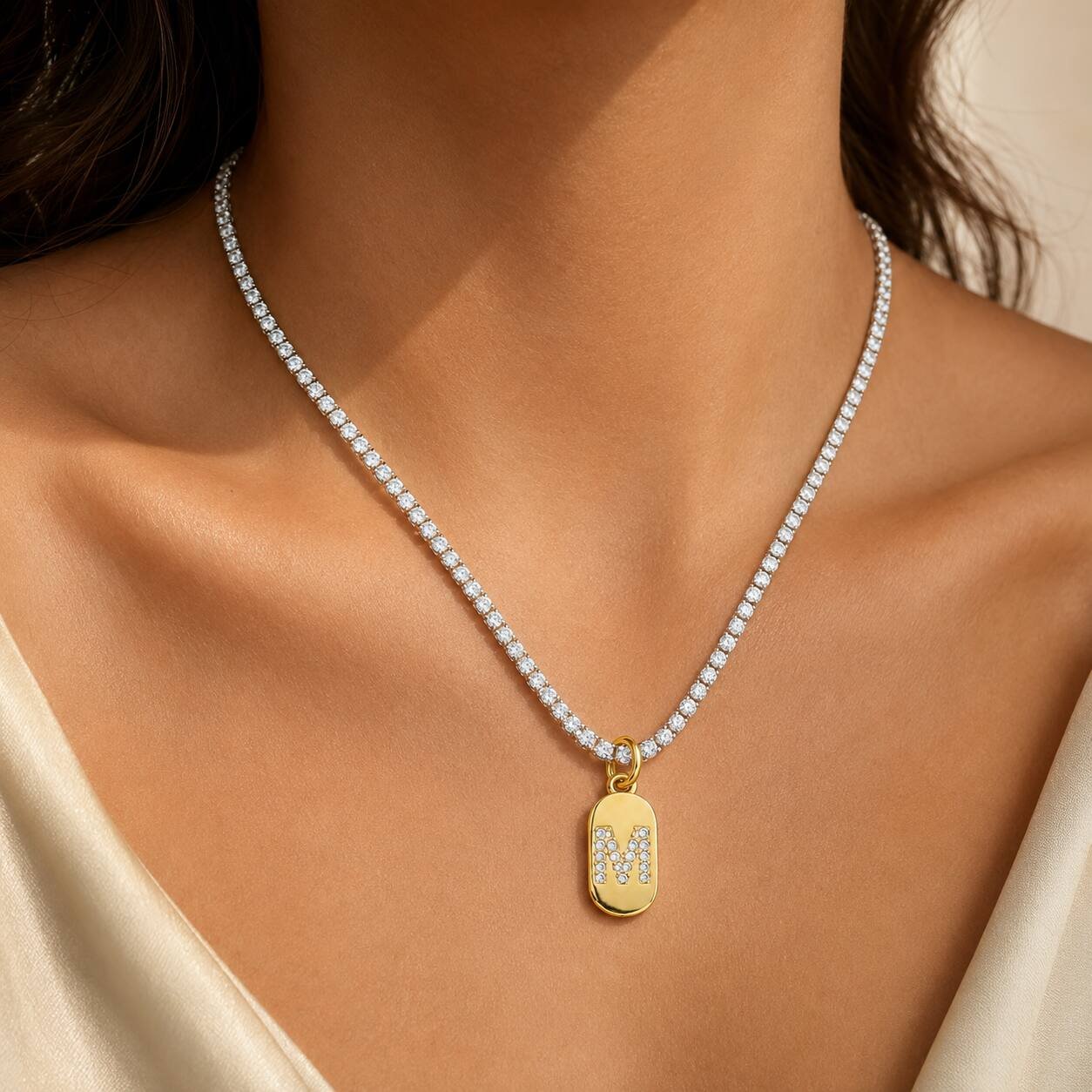 Colar Riviera Personalizado com Letra Cravejados com Zircônias banhado a ouro 18 k
